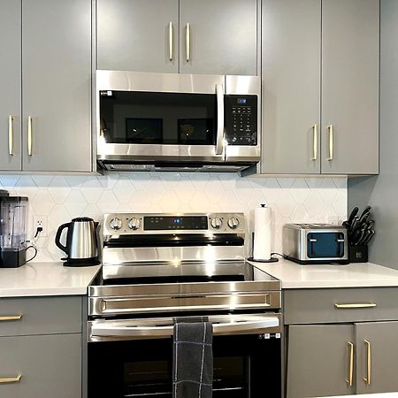 קאנמור Brand New 2Br Condo With Outdoor Swimming Pool And Hot Tub מראה חיצוני תמונה