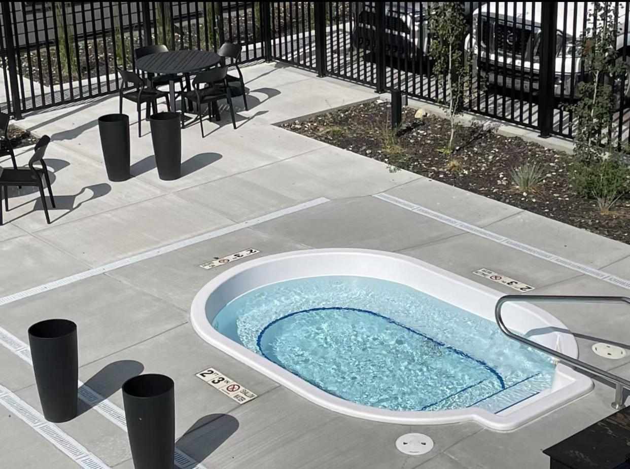 קאנמור Brand New 2Br Condo With Outdoor Swimming Pool And Hot Tub מראה חיצוני תמונה
