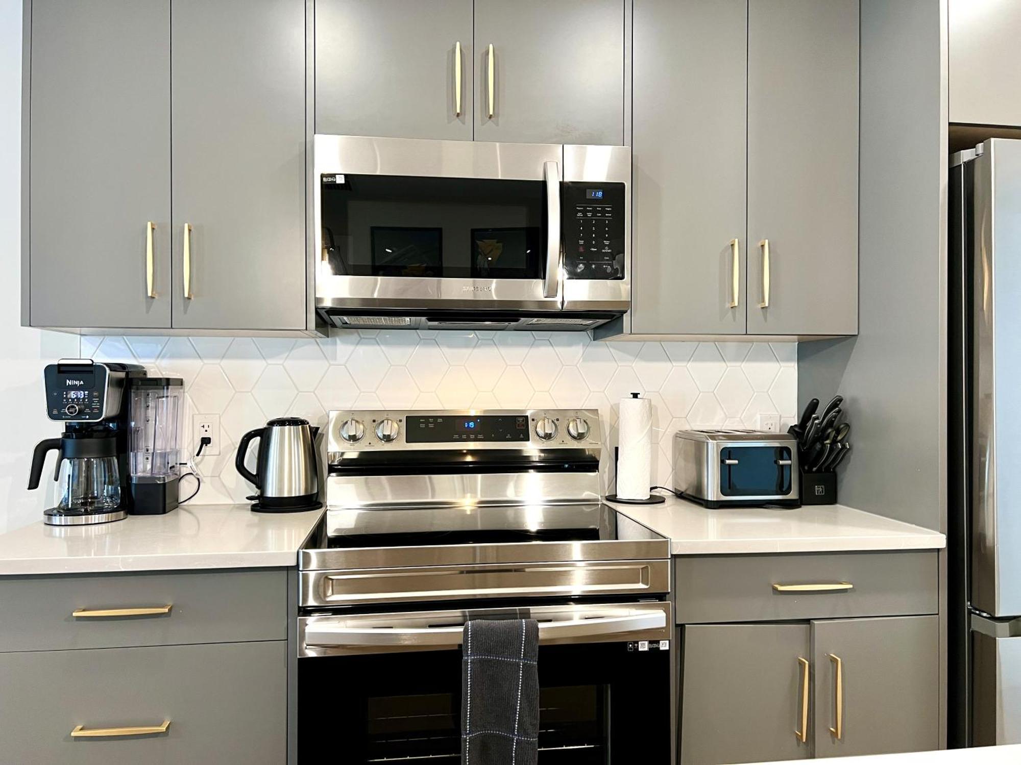 קאנמור Brand New 2Br Condo With Outdoor Swimming Pool And Hot Tub מראה חיצוני תמונה