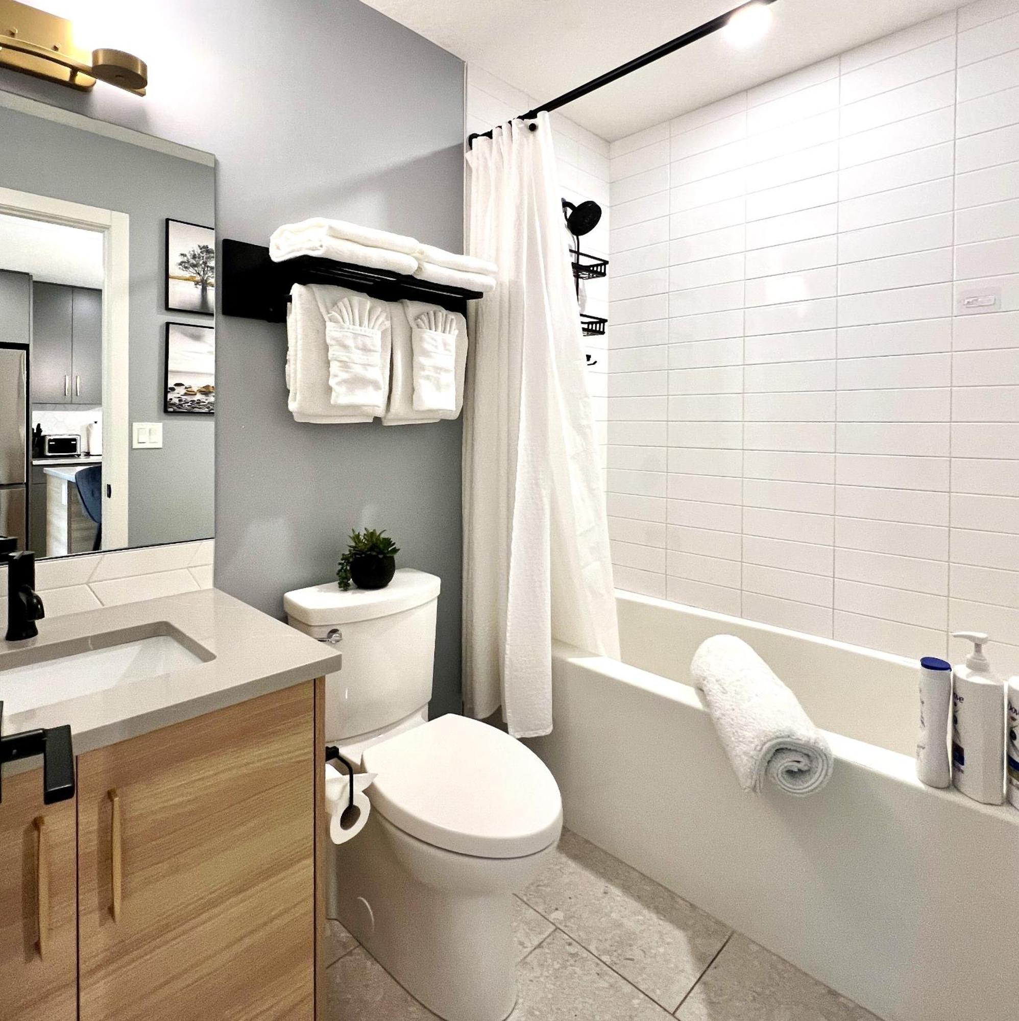 קאנמור Brand New 2Br Condo With Outdoor Swimming Pool And Hot Tub מראה חיצוני תמונה